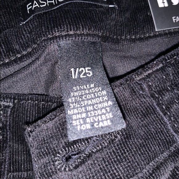 Fashion nova jeans - Picture 2 of 4